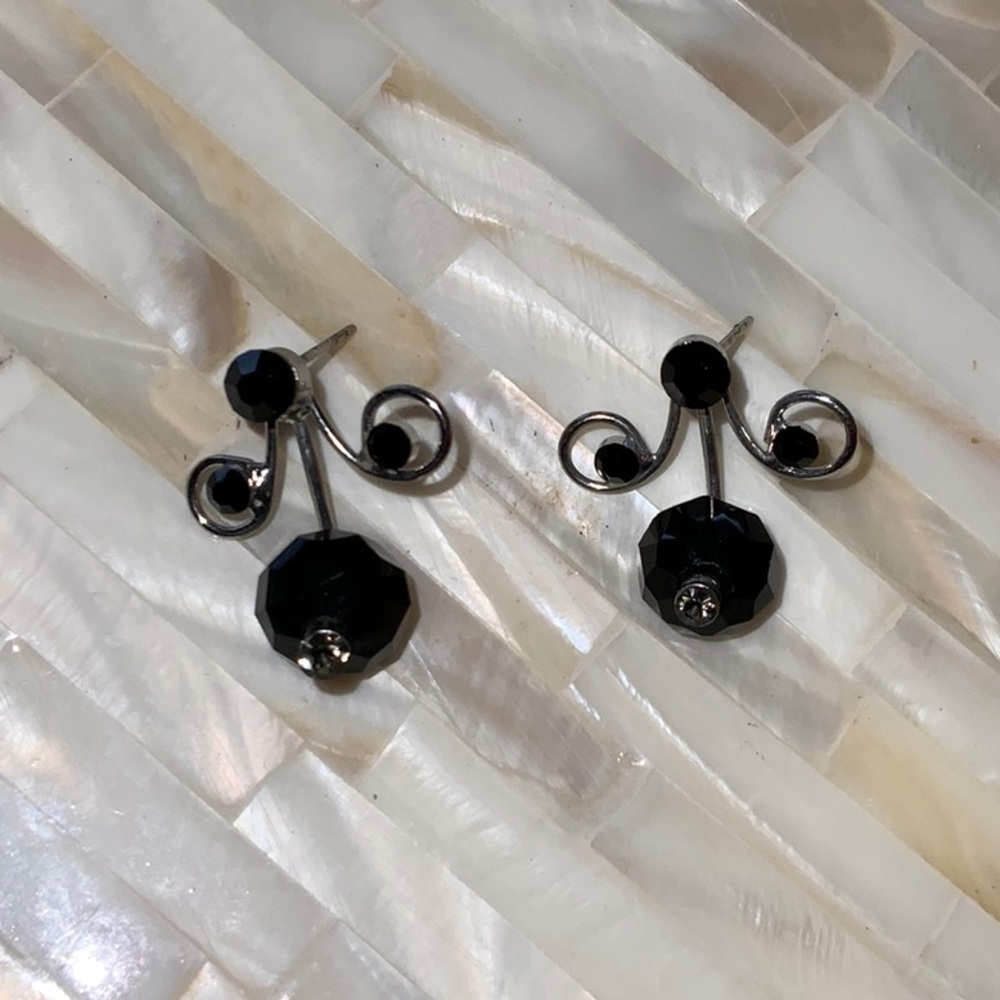 Fashion Earrings Black Crystals Post